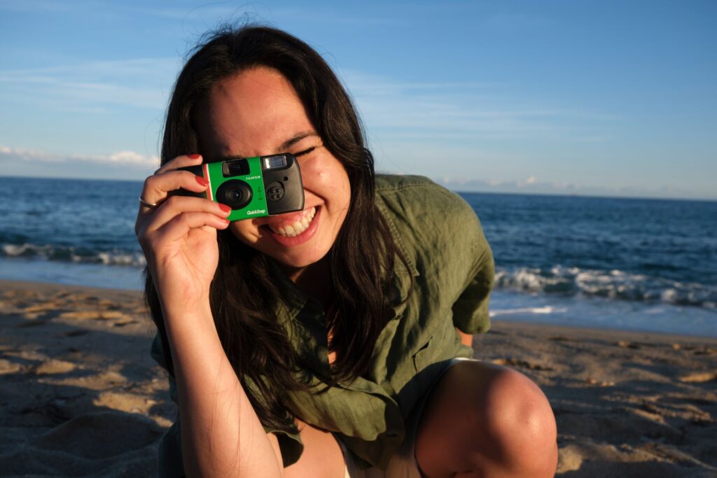 Fujifilm QuickSnap: la emoción de volver a sacar fotos sin mirar la pantalla